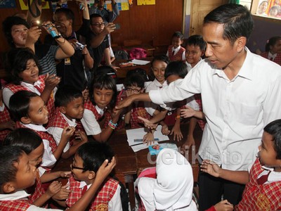 Jokowi Kunjungi SDN 09 Makasar