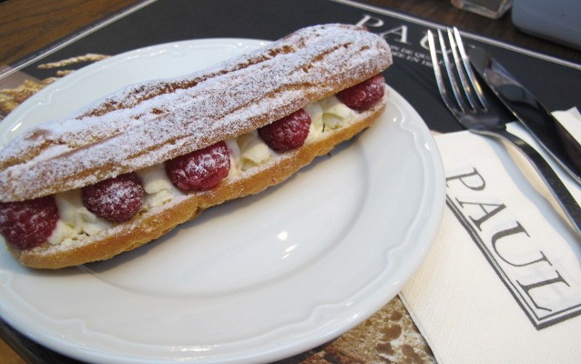 Eclair Pistachio dan Salted Caramel  Ada di Patisserie Ini