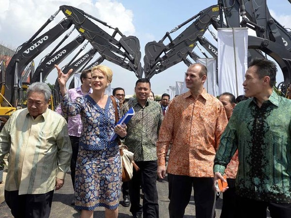 Investasi di Bidang Layanan Alat Berat