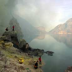Aktivitas Gunung Ijen Meningkat, Wisatawan Dilarang Saksikan Api Biru di Kawah