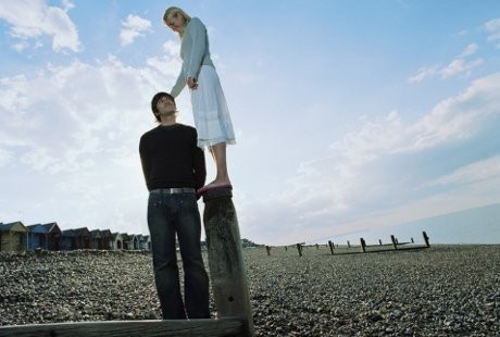 Tak Hanya Gen, Ini Berbagai Penyebab Seseorang Bertubuh Pendek