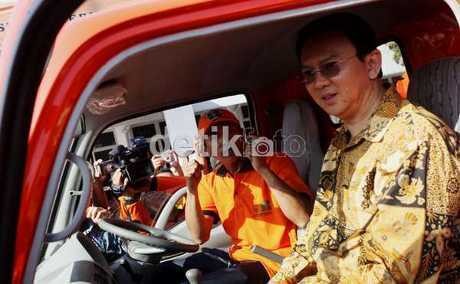 Ahok: Penyebab Macet Harus Ditindak Tegas!