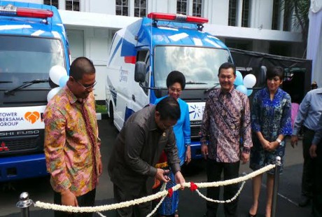 Beri Layanan Kesehatan Gratis, Monik Siap Naik Gunung dan Masuk Pedalaman