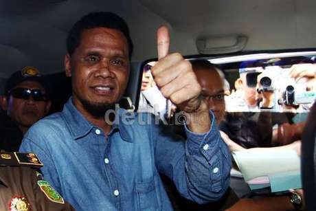 Sambil Angkat Jempol, Hercules: Saya Terima Putusan, Tapi Akan Banding