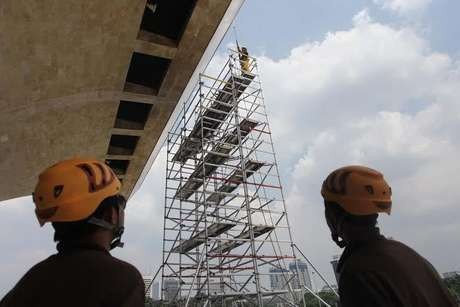 Kapan Patung Pancoran Dimandikan Air Panas Seperti Monas ?