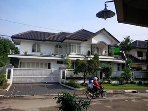Rachmat Yasin Jarang Tinggal di Rumah Yasmin
