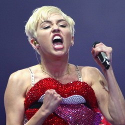 Miley Cyrus Tegaskan Dirinya Tidak Overdosis Narkoba