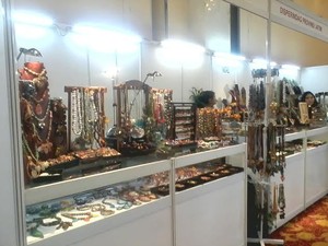 Belanja Berlian Hingga Emas Batangan di International Jewerly Fair, Jakarta