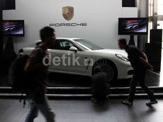 Porsche Kembangkan 3 Mobil Hybrid?