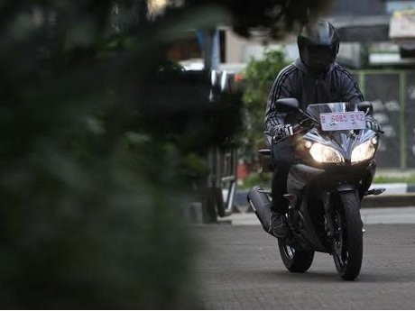 Menyiksa Yamaha R15