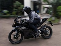 Menyiksa Yamaha R15
