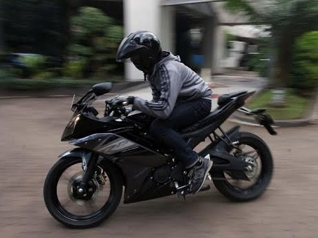 Menyiksa Yamaha R15