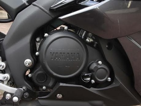 Menyiksa Yamaha R15