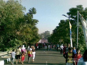 Akhir Pekan Seru di Pasar Kaget Cimahi