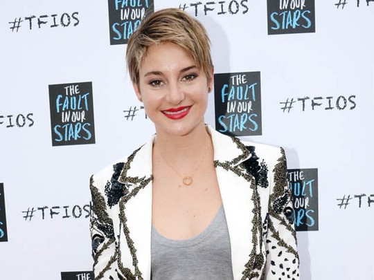 Gaya Boyish Shailene Woodley Berambut Cepak Gaya Boyish Shailene Woodley Berambut Cepak