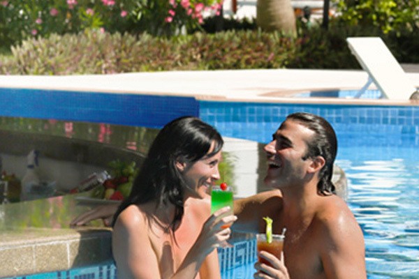 Mengintip Resor Nudis Mewah di Meksiko