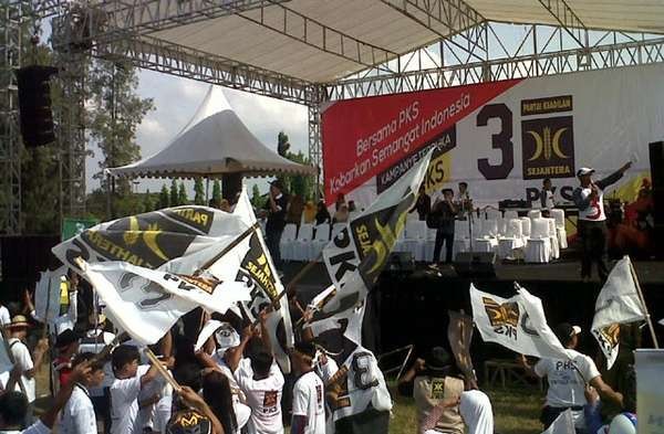 Prabowo-Hatta Menguat, PKS Tetap Sorongkan Cawapres ke Gerindra