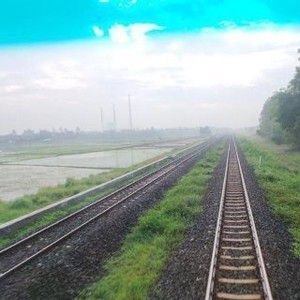 Ada Jalur Ganda Jakarta-Surabaya, Lebih Hemat Pakai KA atau Truk?