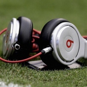 Niat Beli Beats di Harga Tinggi, Saham Apple Langsung Jatuh