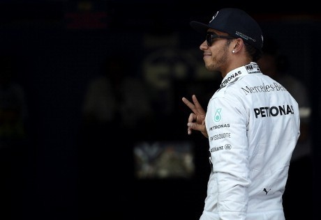 Hamilton Pole Lagi, Mercedes Start 1-2