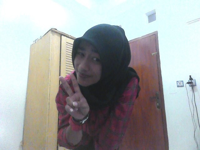 Ayu Masih Merespons Ucapan Ultahnya 2 Jam Lalu di Facebook