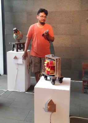 Teringat Angka Empat, Seniman Ini Buat Instalasi Kursi Usang Seperti di TK