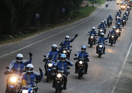 Pemotor: Mari Berbagi Jalan