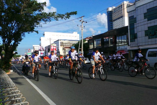 Gowes Sepeda Asyik Keliling Balikpapan Bareng Novotel