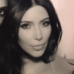 Tanggal Pernikahan Makin Dekat, Kim Kardashian Gelar Tradisi Sebelum Nikah