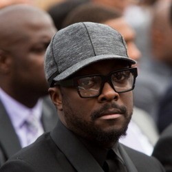 Diusir dari Ruang VIP Bandara, Will.i.am Ngamuk di Twitter