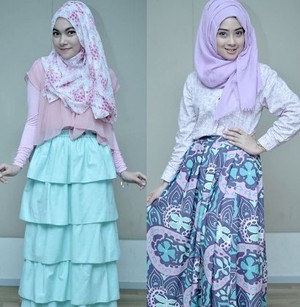 Hijab Style: Gaya 4 Personel Grup Vokal Noura yang Chic dan Feminin