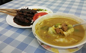 Warung Makan Sidomampir: Pedas Sedap Tongseng Sapi Lada Hitam Pak Min