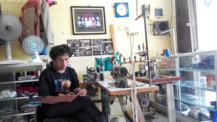 Ayu di Mata Tetangga: Ramah dan Rajin Shalat