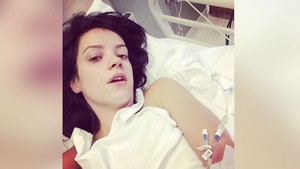 Diduga Keracunan Makanan, Lily Allen Dirawat di Rumah Sakit