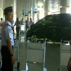 Sopir Alphard Nyelonong ke Lobi karena Kaget Jalurnya Dipotong