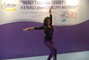 Kisah Liza Natalia Keliling 5 Negara demi Zumba