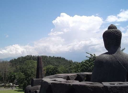 Penting! 7 Tips Menonton Waisak di Borobudur