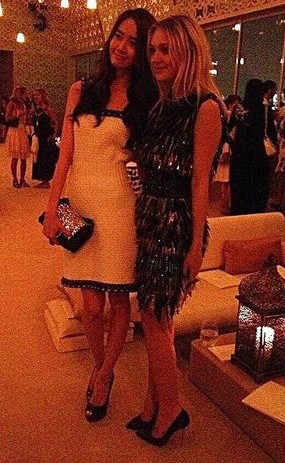 Yoona SNSD Foto Bareng Dakota Fanning di Dubai