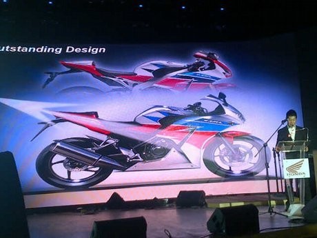 Iritnya Honda CBR250R Sampai 50,1 Km/Liter