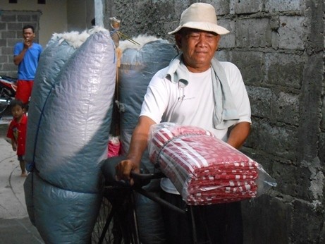 Abah Aca yang Merindukan Pohon Kapuk Bersemi Kembali Usai Pilpres