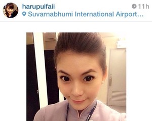 Ketika Para Pramugari Cantik Berfoto Selfie
