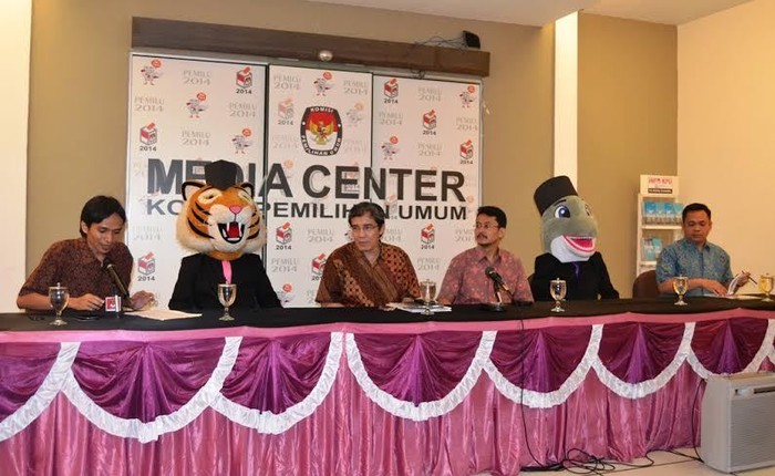 Greenpeace Daftarkan Macan dan Hiu Jadi Capres-Cawapres di KPU