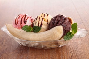 Ajak Si Kecil Meracik Sekaligus Menyantap Banana Split yang Lezat Ini