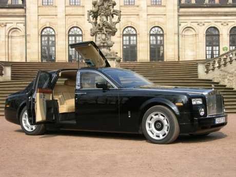 Rolls-Royce Phantom Bakal Menggunakan Bodi Serat Karbon