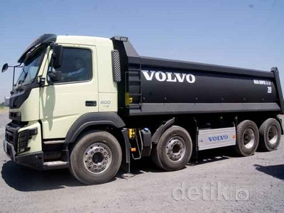 Menjajal Ketangguhan Truk Volvo FMX