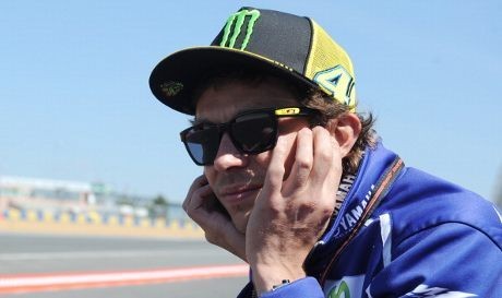 Yamaha Banyak Masalah, Rossi Tak Puas