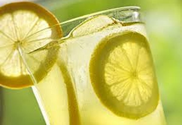 Minumlah Air Lemon di Pagi Hari agar Kulit Sehat dan Tak Sembelit