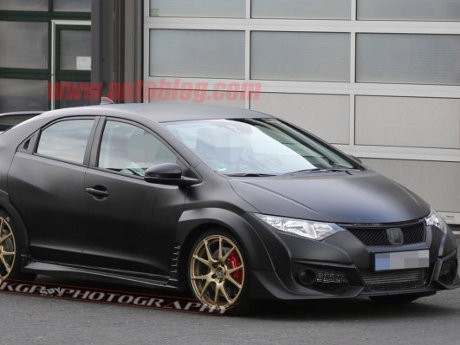 Honda Civic Type R Kejepret Kamera Telanjang di Jalanan