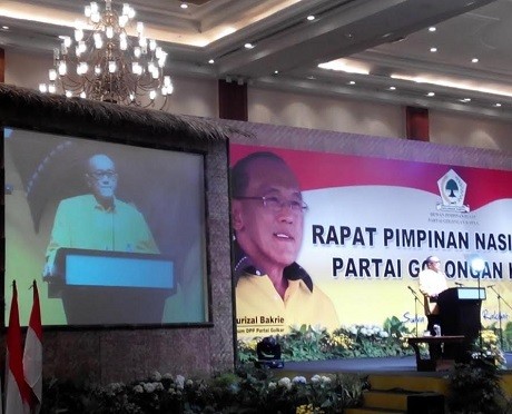Dua Pantun Ical Buka Rapimnas Golkar