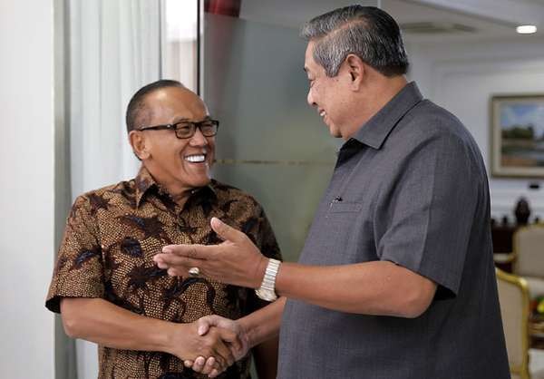 Akankah Rapimnas Golkar dan PD Munculkan Duet Ical-Pramono Edhie?